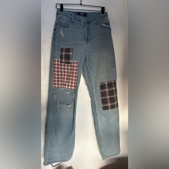 Hollister woman’s jeans distressed look size 29 - Picture 2 of 7